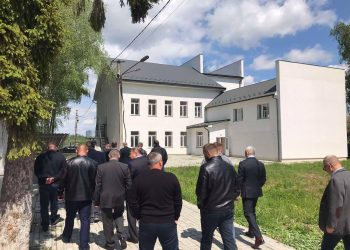 Депутати Чернівецької облради не задоволені реконструкцією молодіжної бази «Перлина гір»